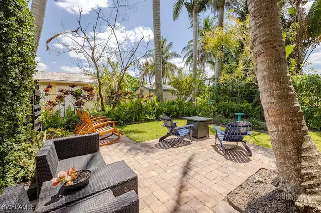 2348 Lake Avenue Naples FL 34112