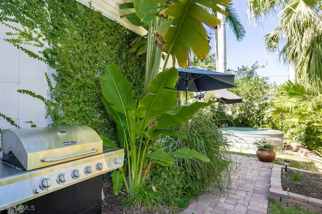 2348 Lake Avenue Naples FL 34112