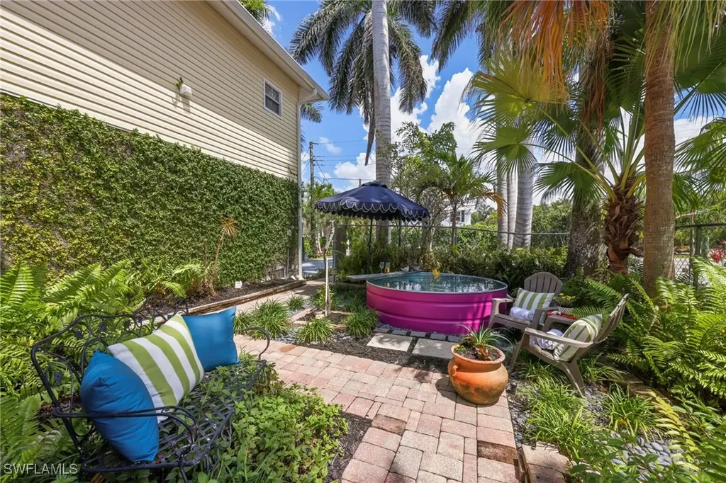 2348 Lake Avenue Naples FL 34112
