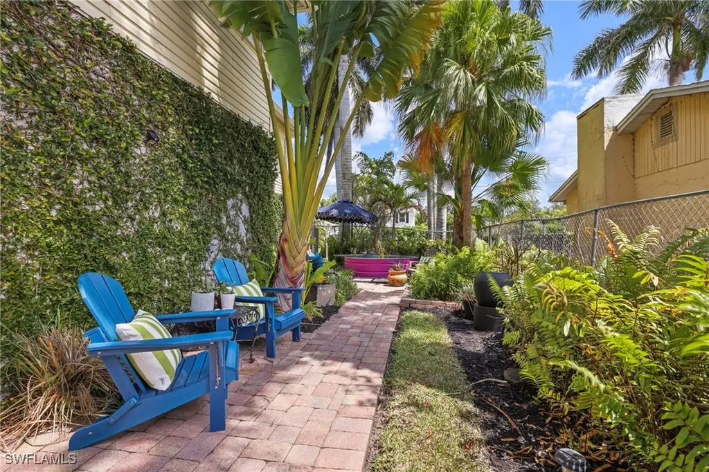 2348 Lake Avenue Naples FL 34112