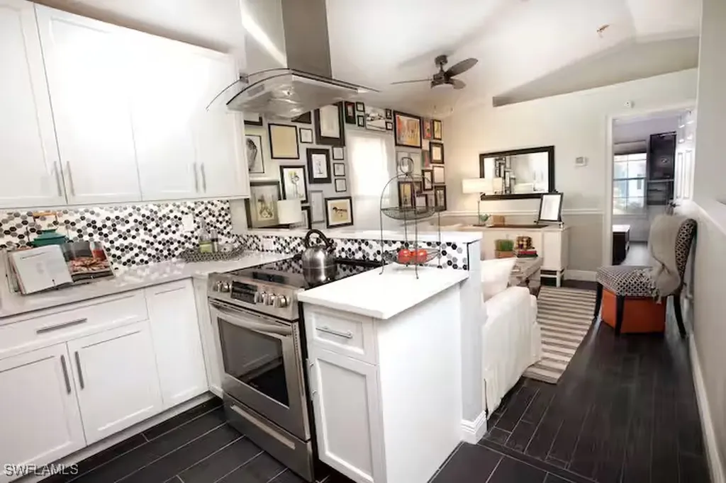 2348 Lake Avenue Naples FL 34112