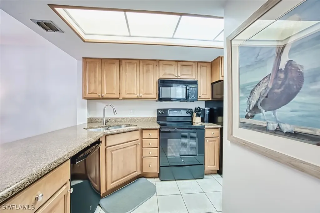 600 Neapolitan Way Naples FL 34103