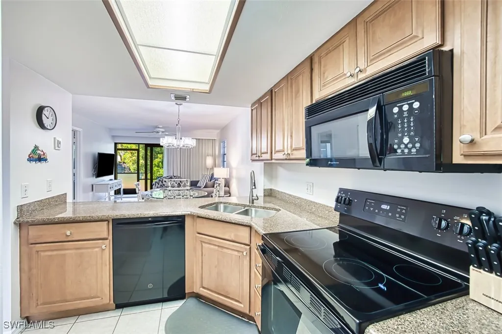 600 Neapolitan Way Naples FL 34103