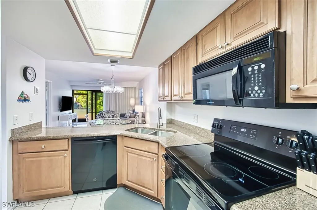 600 Neapolitan Way Naples FL 34103