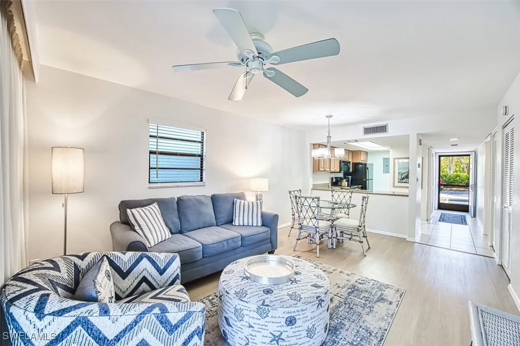 600 Neapolitan Way Naples FL 34103