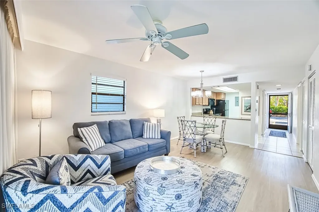 600 Neapolitan Way Naples FL 34103