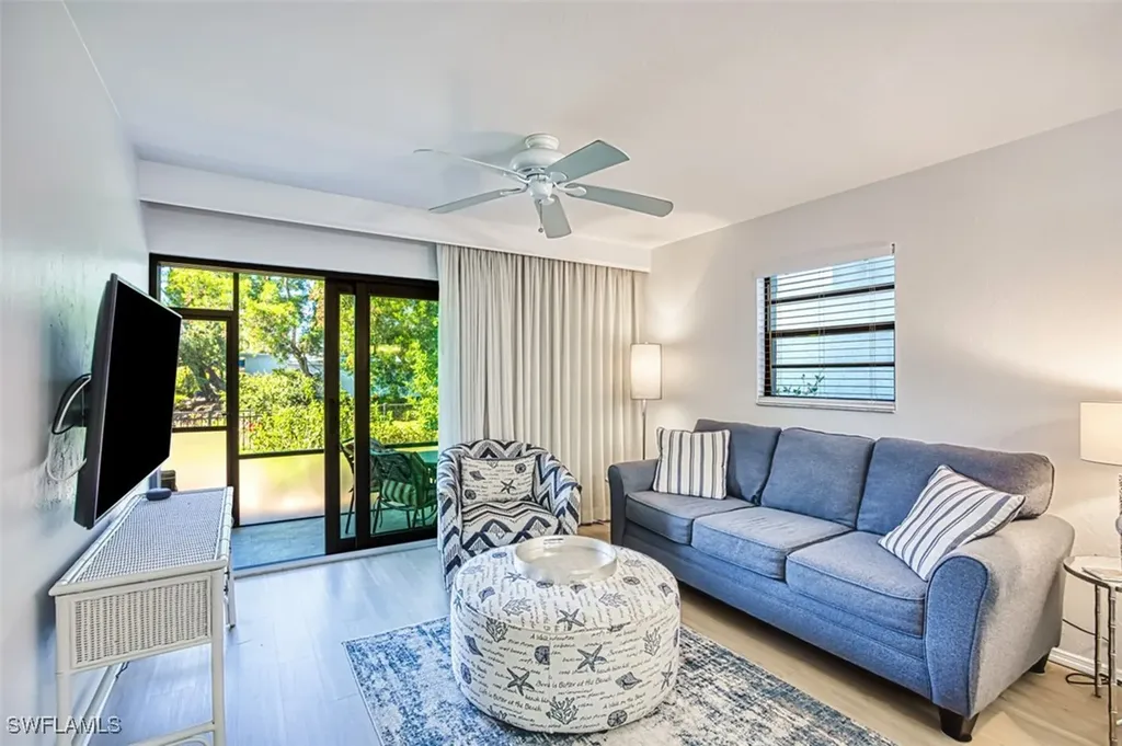 600 Neapolitan Way Naples FL 34103