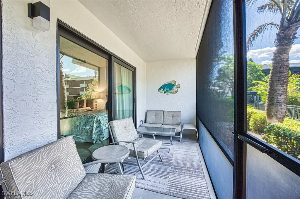 600 Neapolitan Way Naples FL 34103