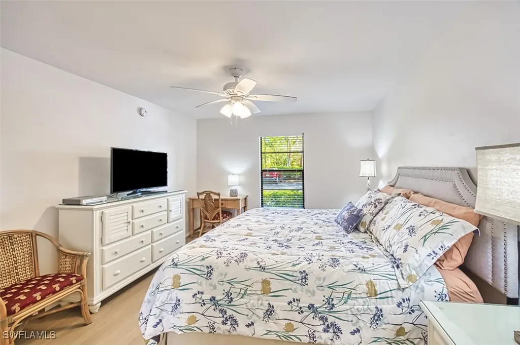 600 Neapolitan Way Naples FL 34103