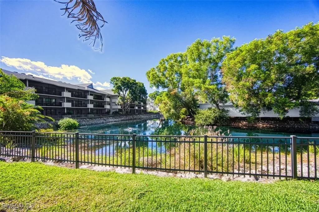 600 Neapolitan Way Naples FL 34103