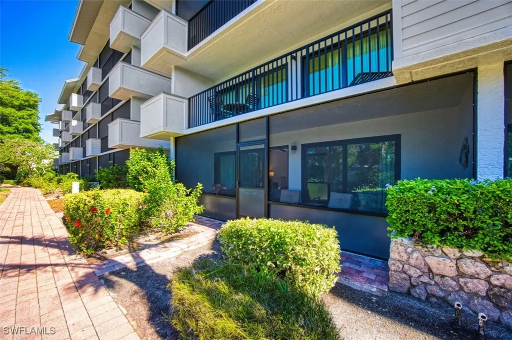 600 Neapolitan Way Naples FL 34103