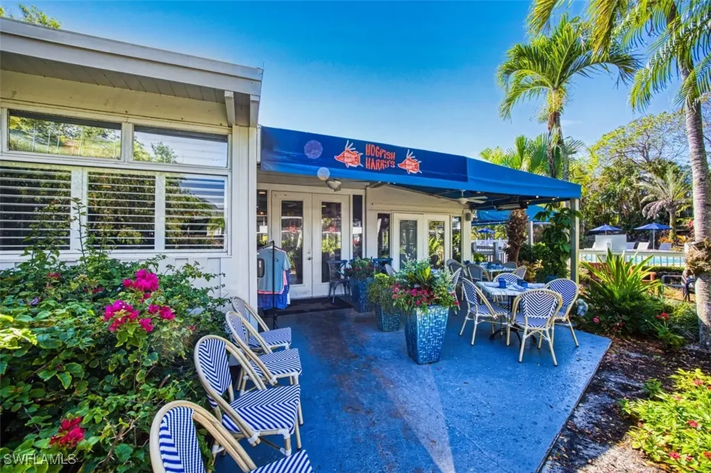 600 Neapolitan Way Naples FL 34103