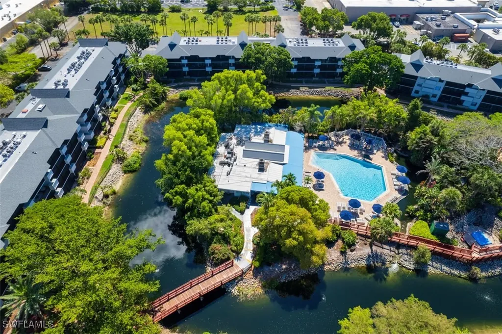 600 Neapolitan Way Naples FL 34103