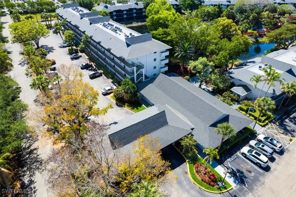 600 Neapolitan Way Naples FL 34103