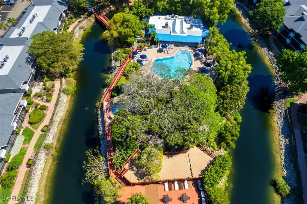 600 Neapolitan Way Naples FL 34103