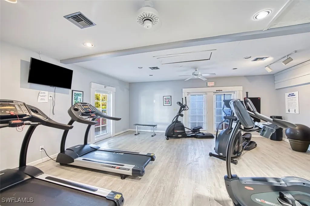 600 Neapolitan Way Naples FL 34103