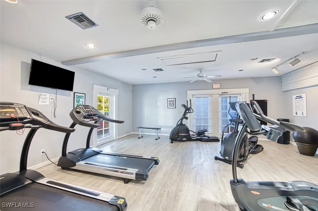 600 Neapolitan Way Naples FL 34103