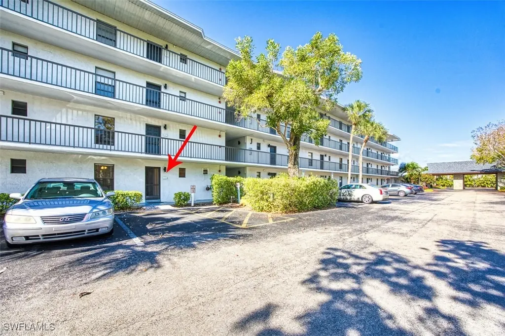 600 Neapolitan Way Naples FL 34103