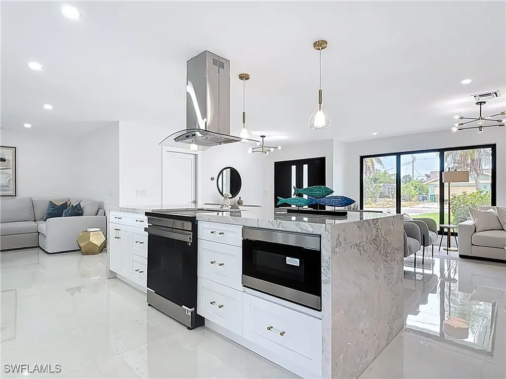 125 SE 41st Terrace Cape Coral FL 33904