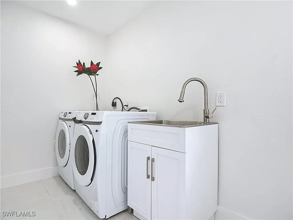 125 SE 41st Terrace Cape Coral FL 33904
