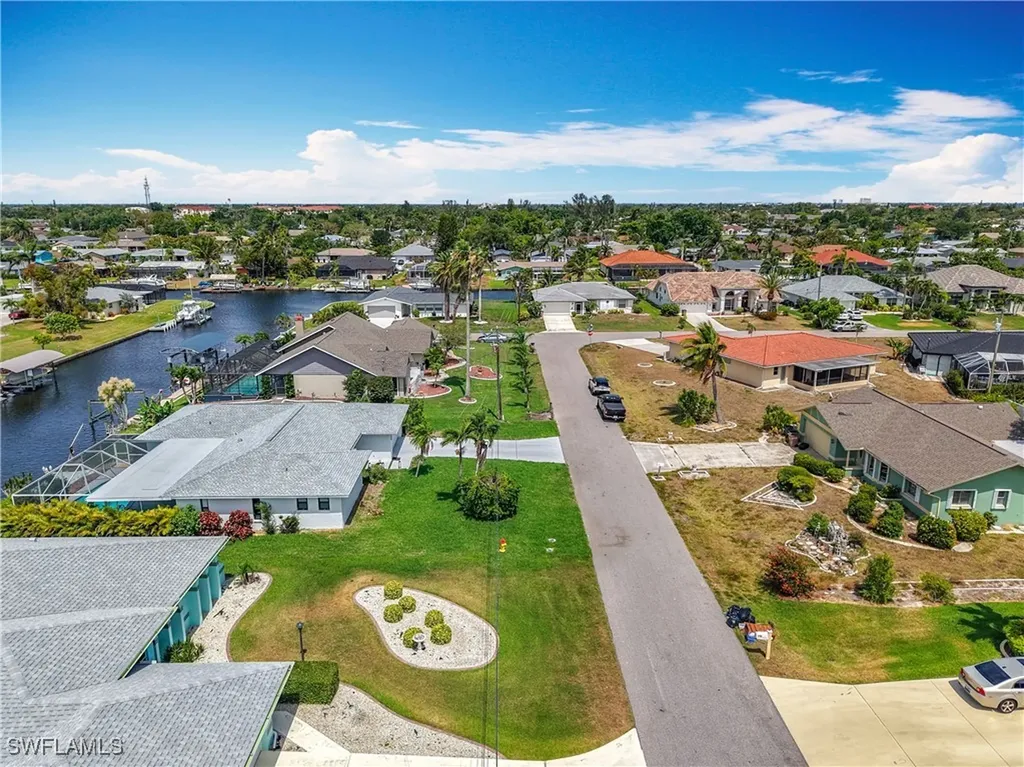 125 SE 41st Terrace Cape Coral FL 33904
