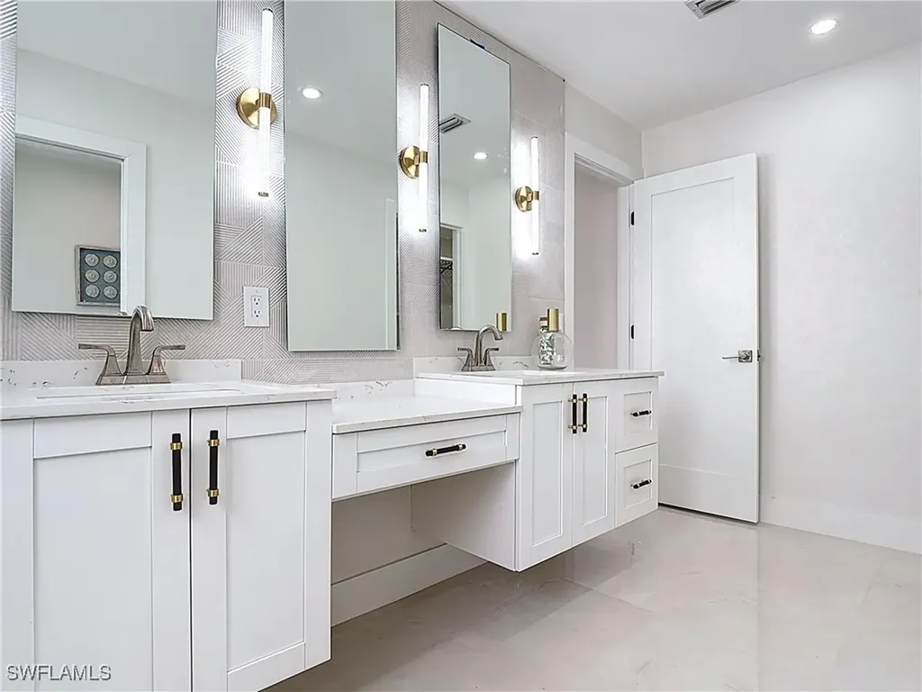 125 SE 41st Terrace Cape Coral FL 33904