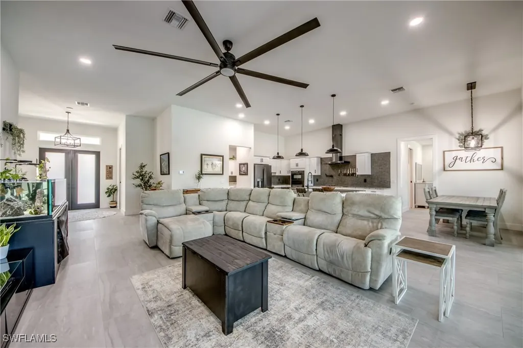 3621 NW 14th Street Cape Coral FL 33993