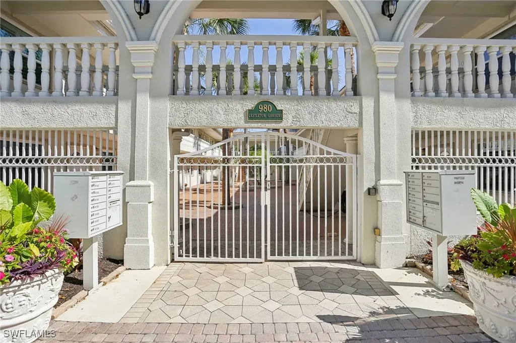 980 7th Avenue S Naples FL 34102