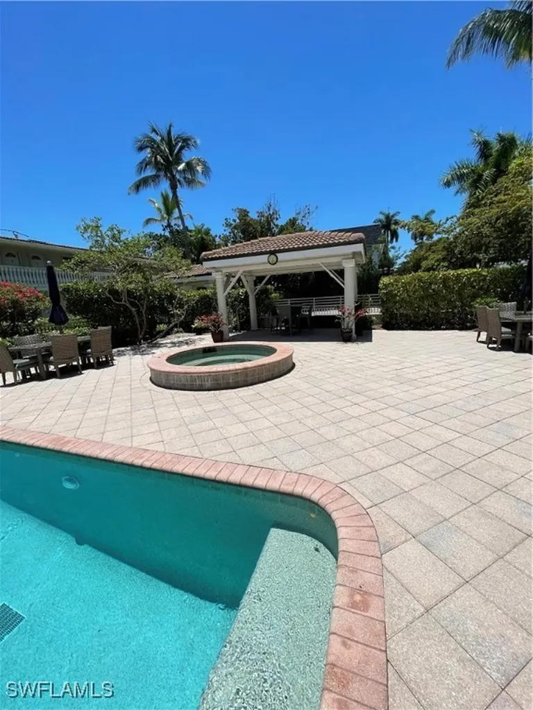 980 7th Avenue S Naples FL 34102