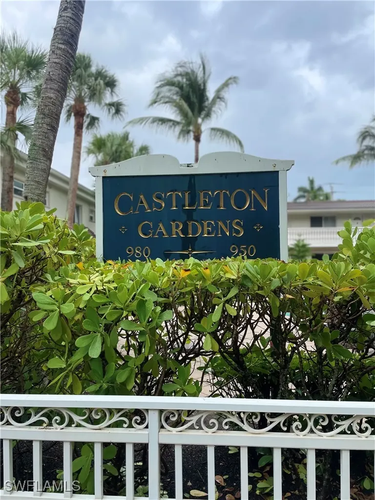 980 7th Avenue S Naples FL 34102