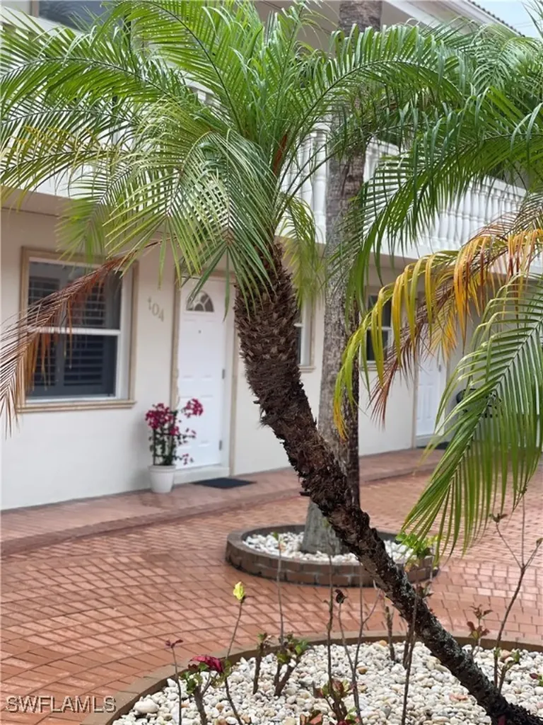 980 7th Avenue S Naples FL 34102