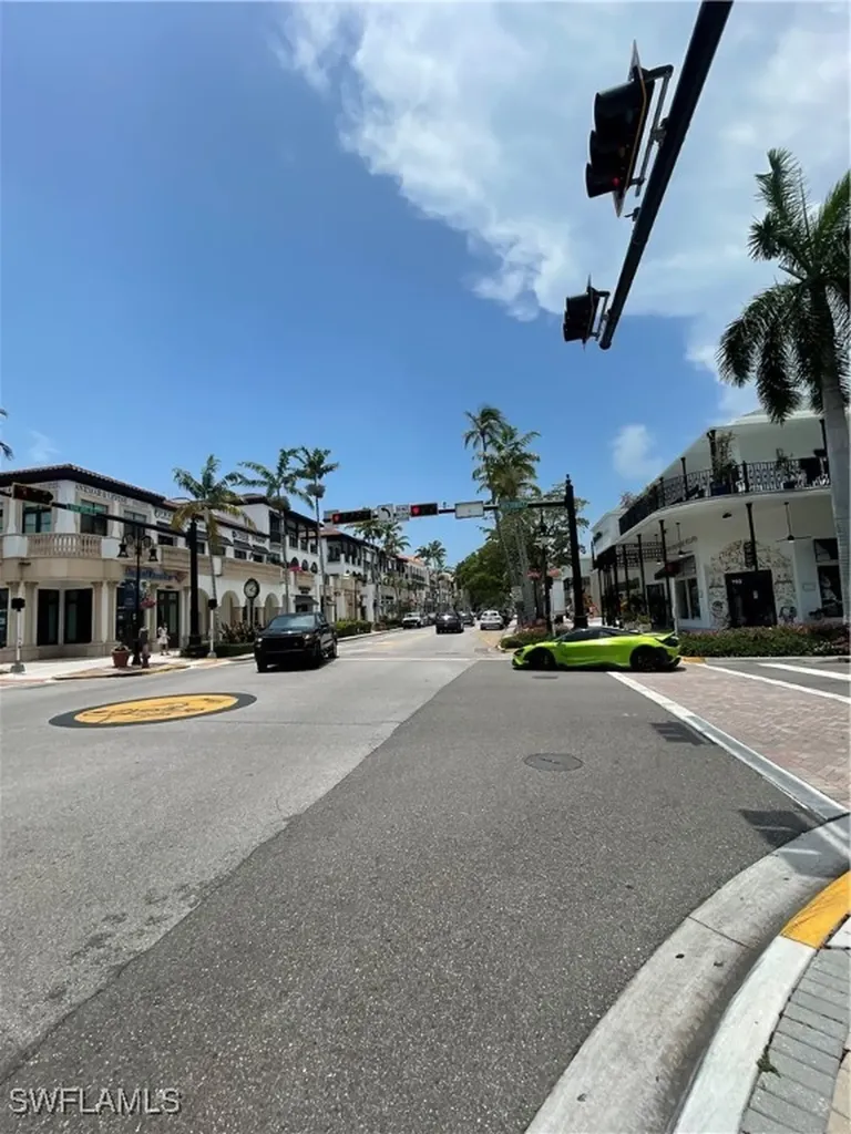 980 7th Avenue S Naples FL 34102