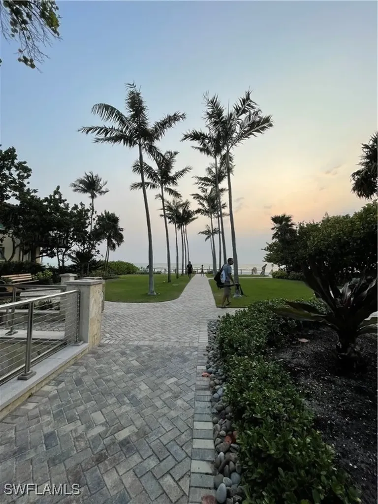 980 7th Avenue S Naples FL 34102