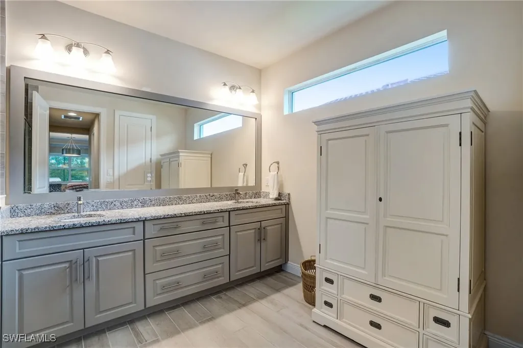 9292 Cayman Drive Naples FL 34114