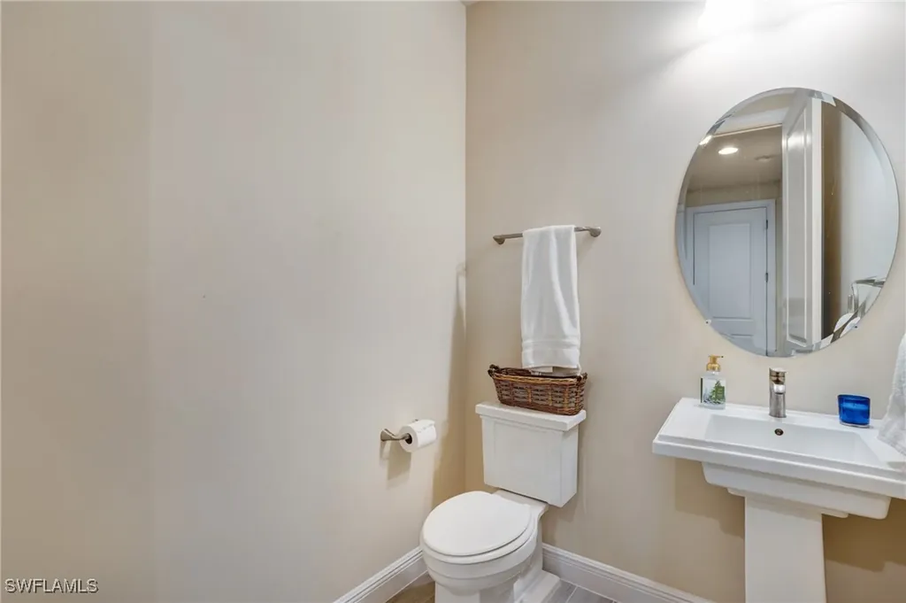 9292 Cayman Drive Naples FL 34114