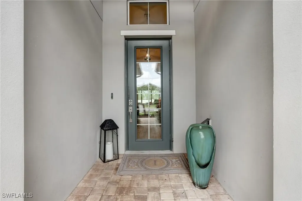 9292 Cayman Drive Naples FL 34114