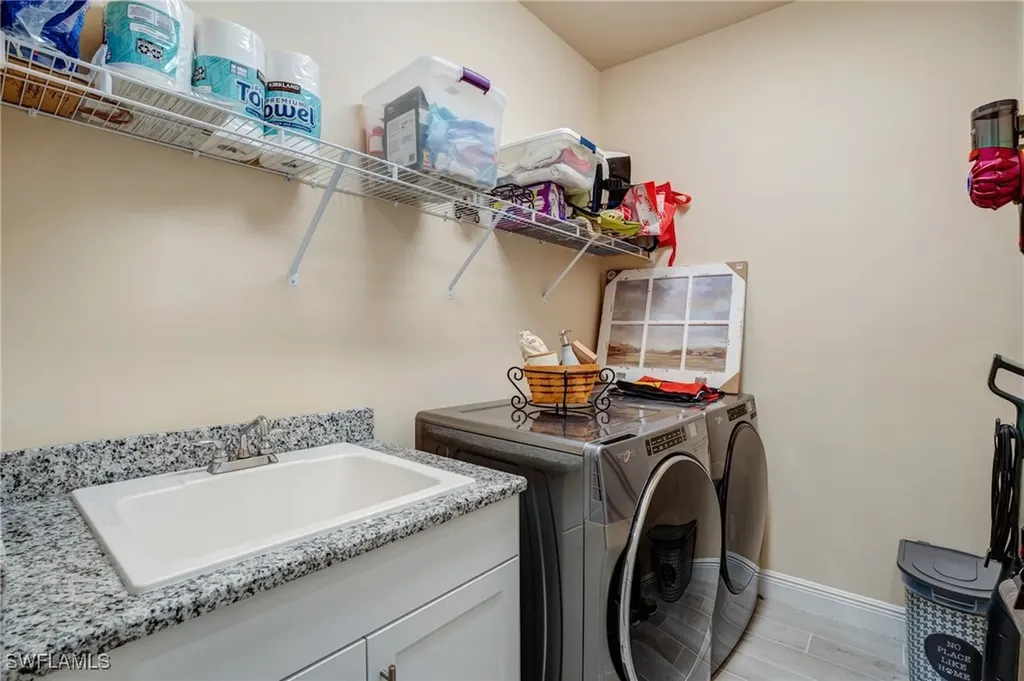 9292 Cayman Drive Naples FL 34114