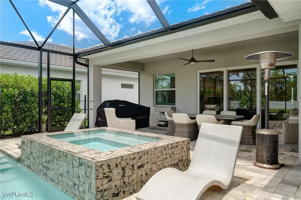 9292 Cayman Drive Naples FL 34114