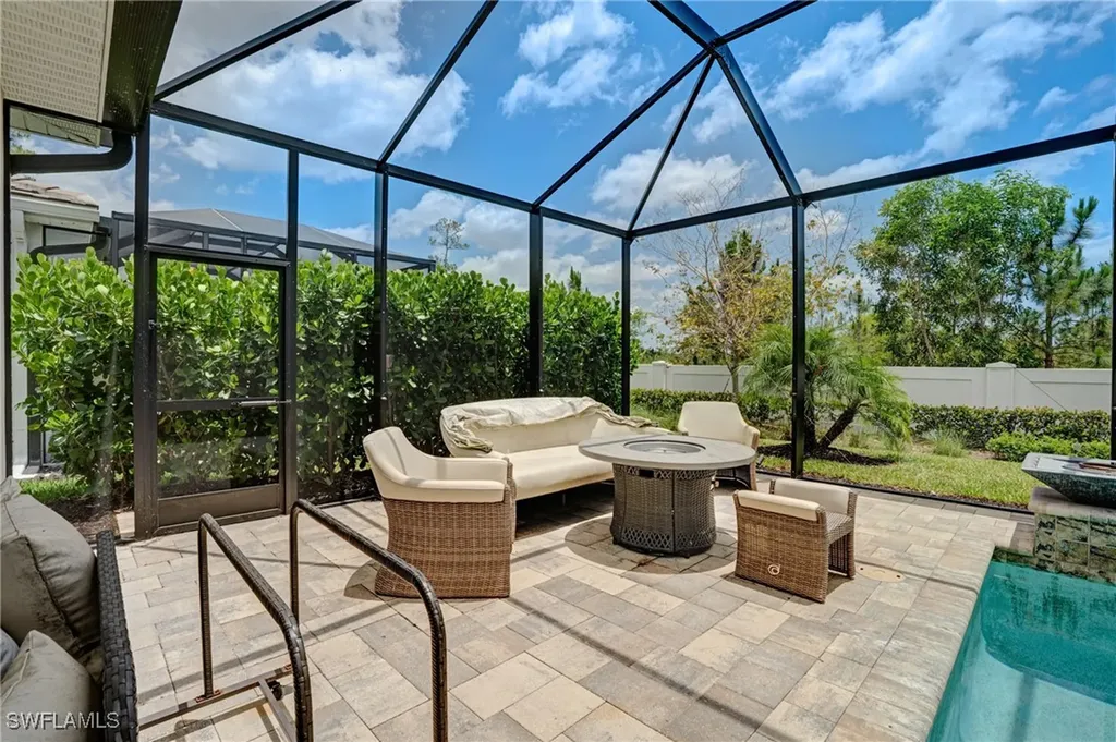 9292 Cayman Drive Naples FL 34114