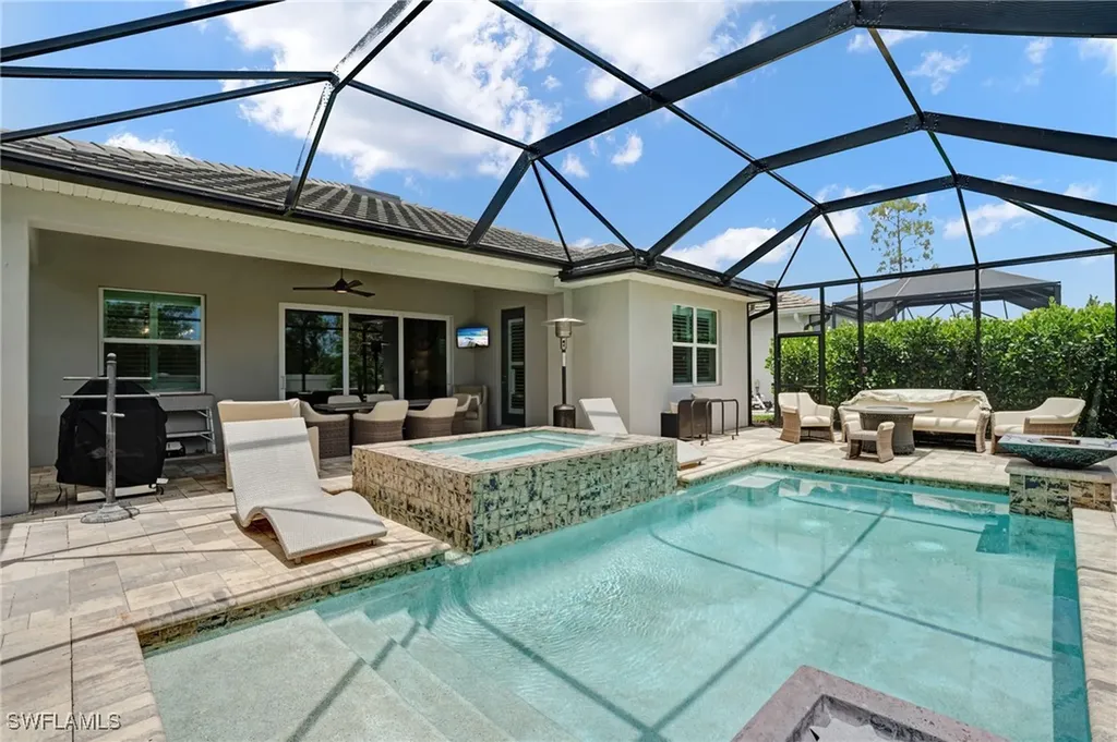 9292 Cayman Drive Naples FL 34114