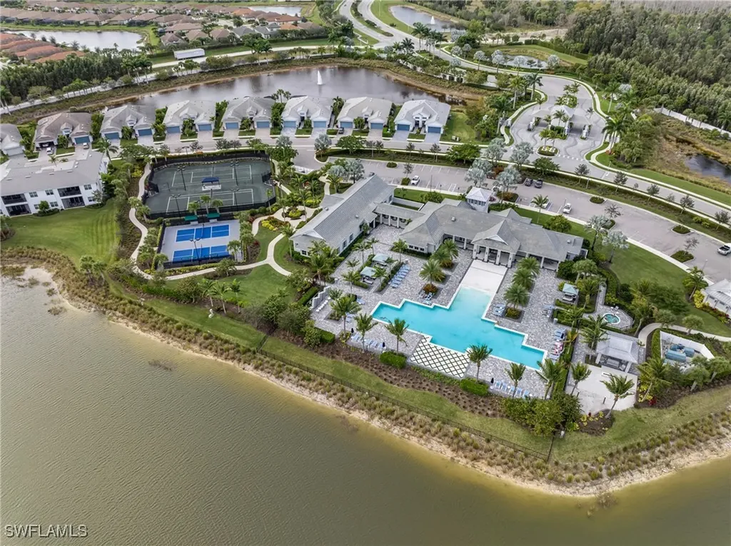 9292 Cayman Drive Naples FL 34114