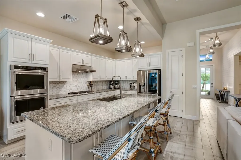 9292 Cayman Drive Naples FL 34114