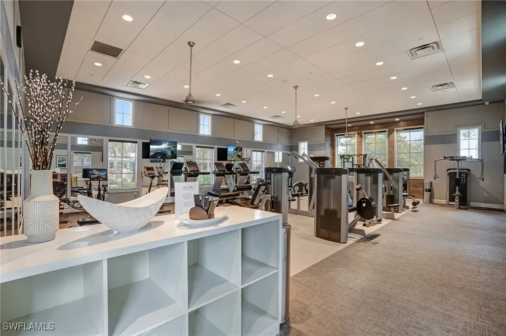 9292 Cayman Drive Naples FL 34114