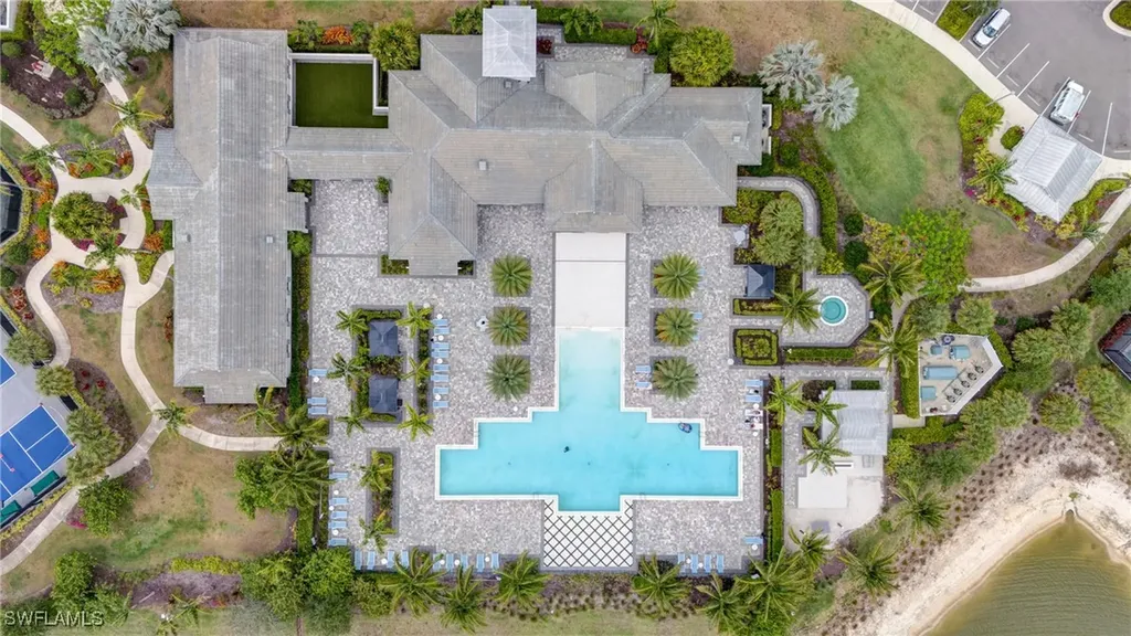 9292 Cayman Drive Naples FL 34114