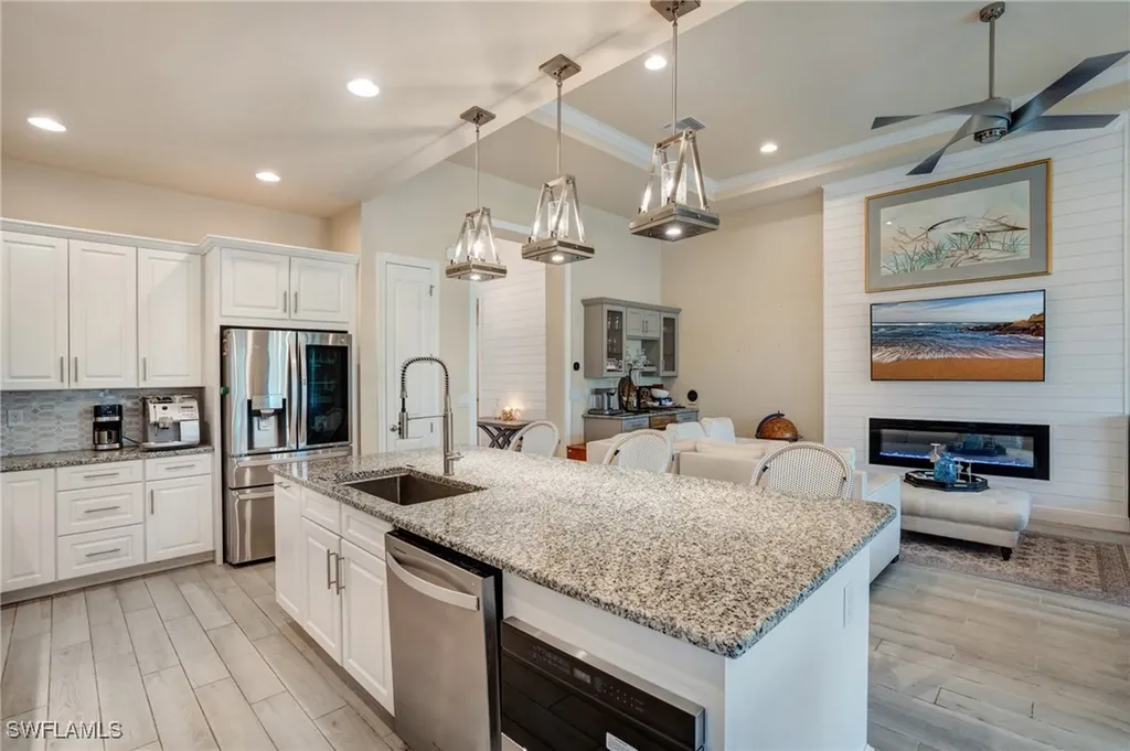 9292 Cayman Drive Naples FL 34114