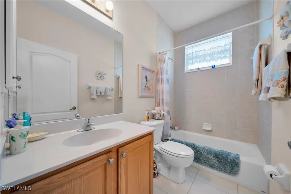 2010 SE 13th Terrace Cape Coral FL 33990