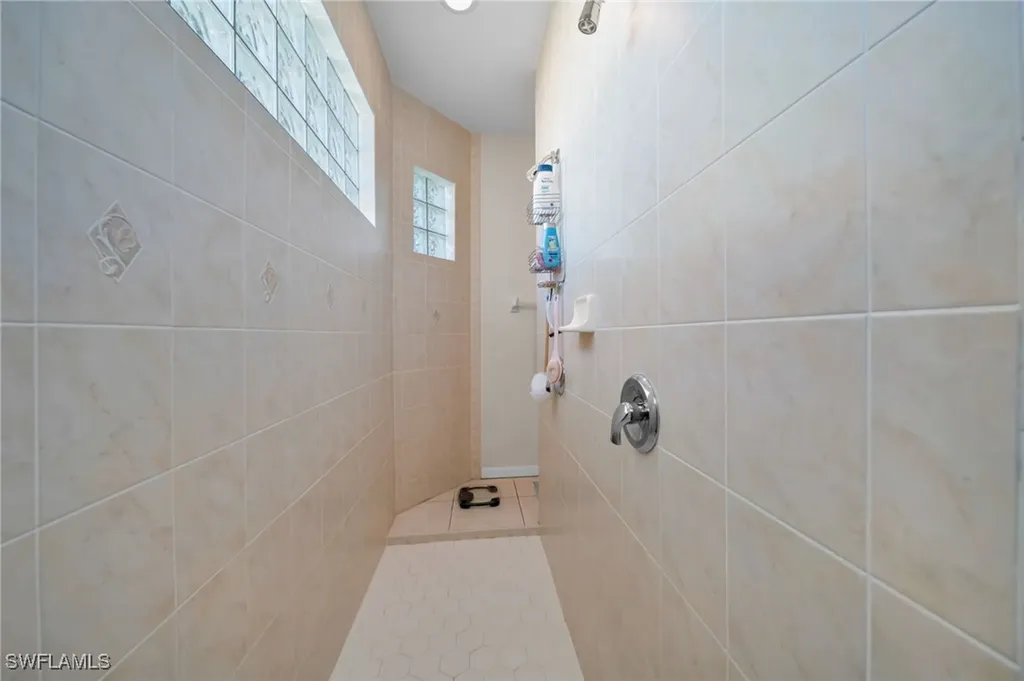 2010 SE 13th Terrace Cape Coral FL 33990