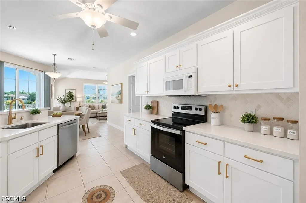 2010 SE 13th Terrace Cape Coral FL 33990