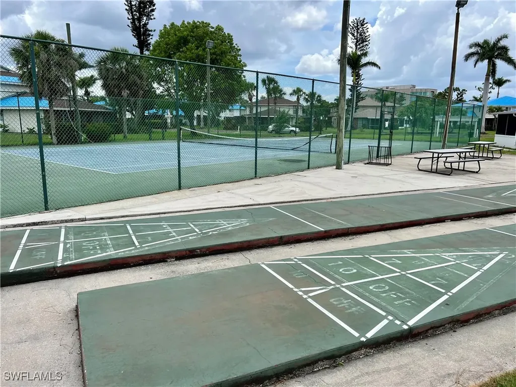 5804 Newfoundland Fort Myers FL 33919