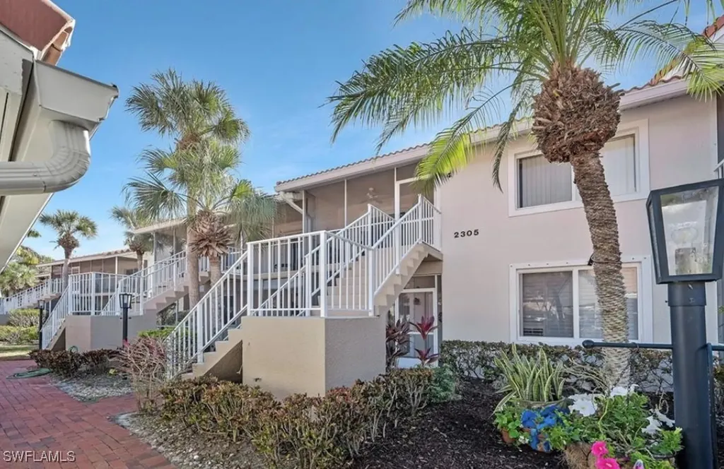 2305 Hidden Lake Drive Naples FL 34112